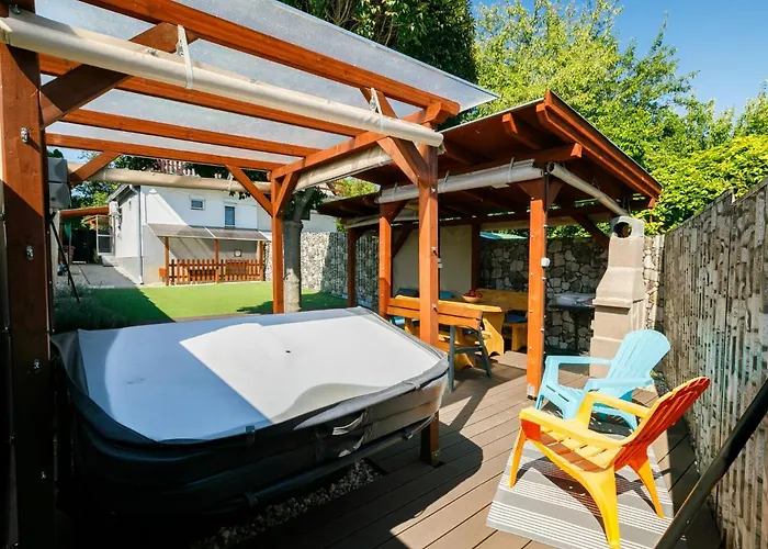 Particia By Interhome בית נופש שיופוק