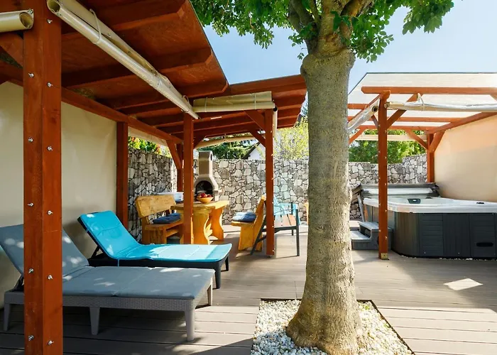בית נופש Particia By Interhome שיופוק